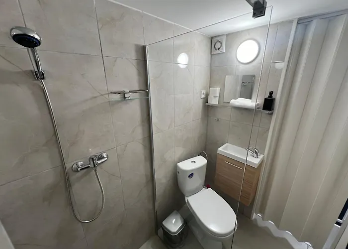 Iza-szondi Homes *