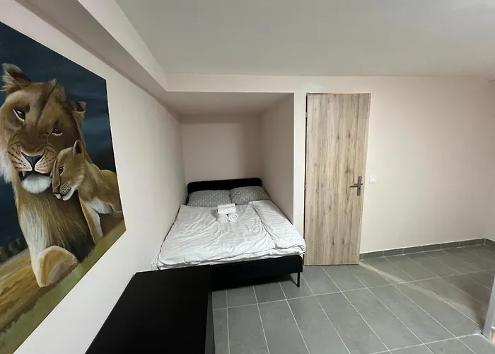 Iza-szondi Homes Appartement