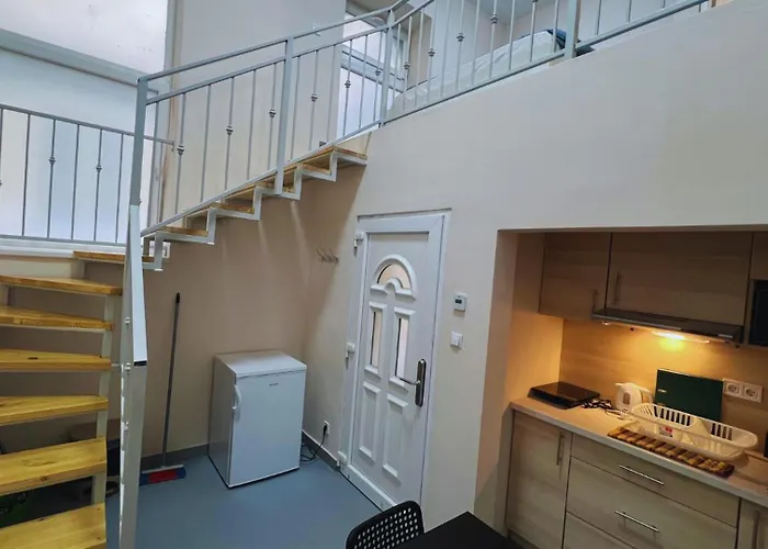 Iza-szondi Homes Appartement