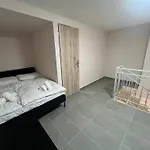 Iza-szondi Homes
