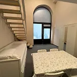 아파트 Iza-szondi Homes *