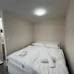 Iza-szondi Homes *