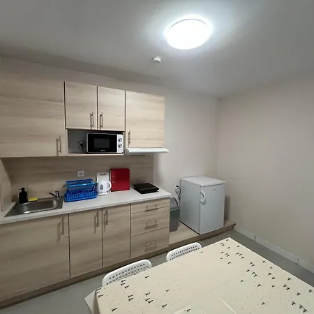 Iza-szondi Homes