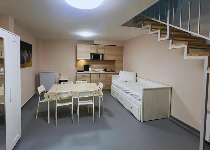 Iza-szondi Homes * Budapesta